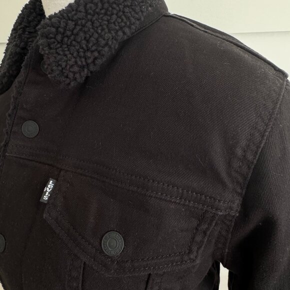 LEVI'S BNWT - Trucker black denim jacket with sherpa lining - size S - Picture 2 of 9